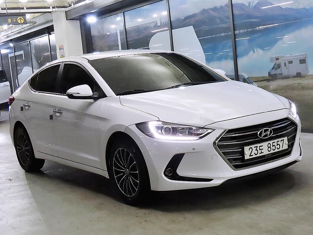 HYUNDAI Avante 2018 Blanco - Importación desde Corea - HF Imports Iquique - Foto 1