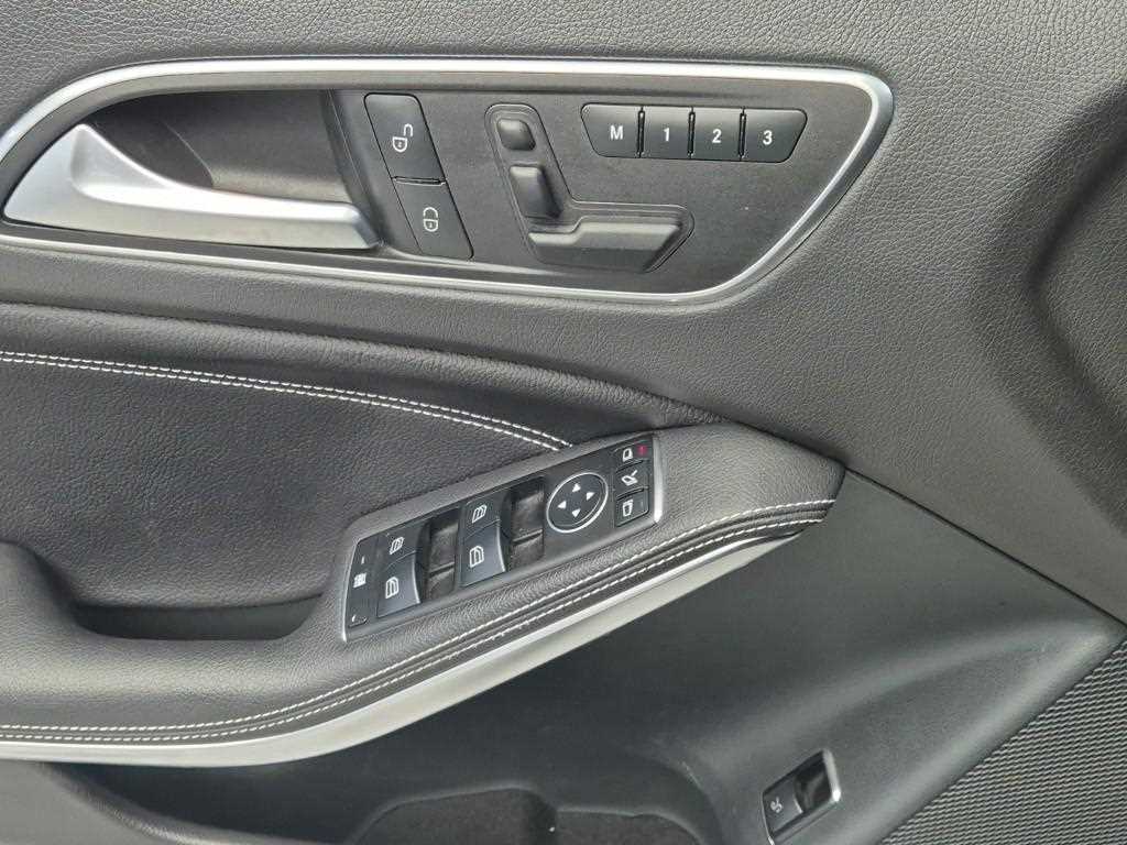 Mercedes Benz GLA Class 2015 Negro - Importación desde Corea - HF Imports Iquique - Foto 18