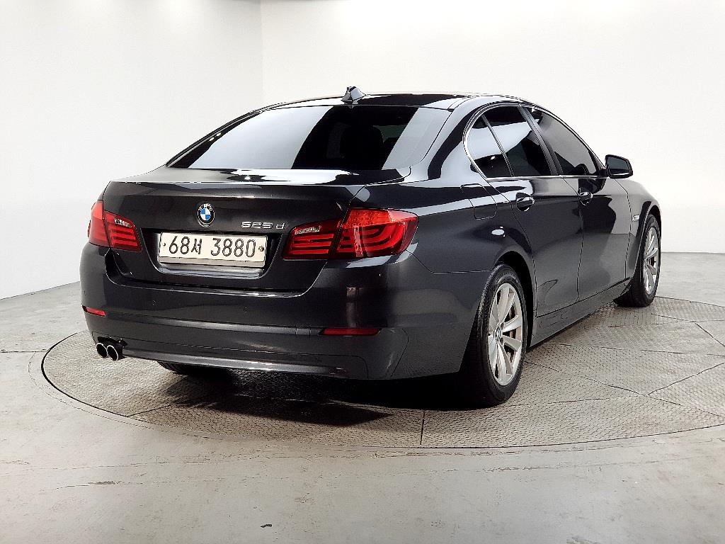 BMW 5 Series - Vista 4