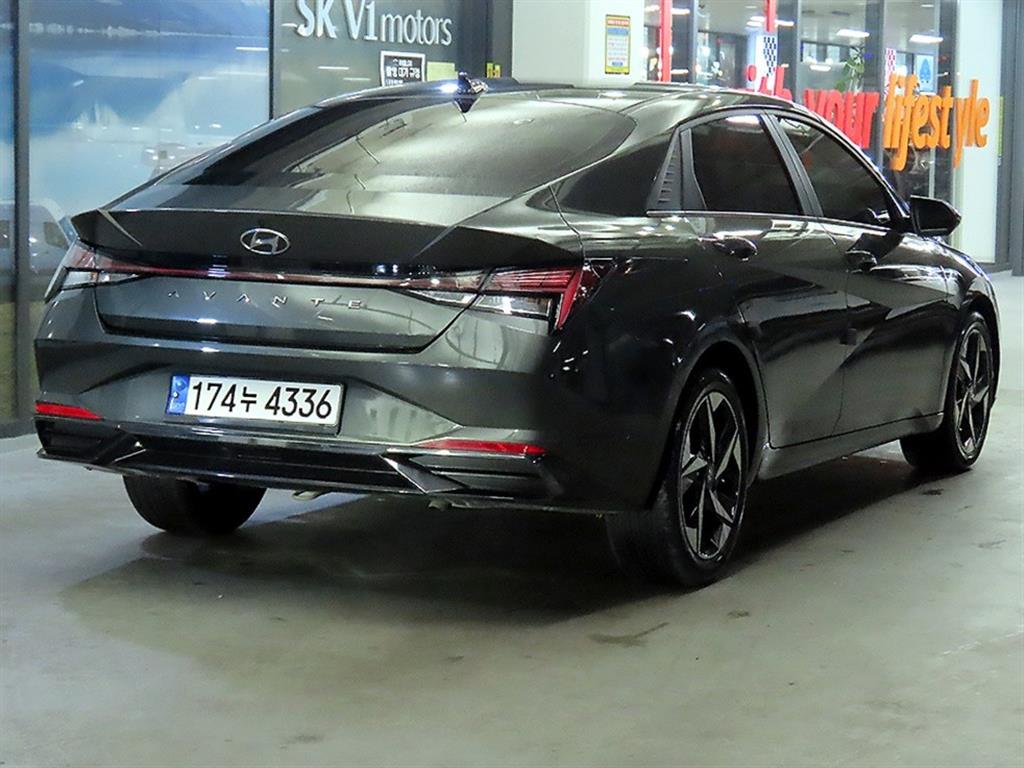 HYUNDAI Avante - Vista 4