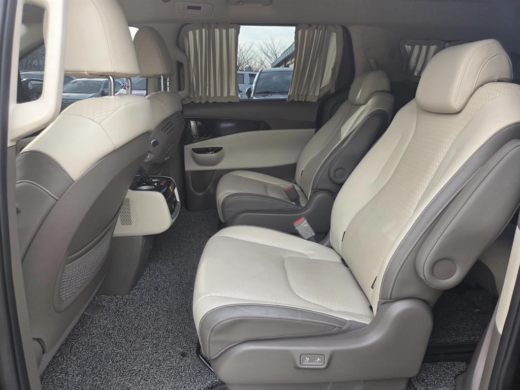 KIA Carnival - Vista 7