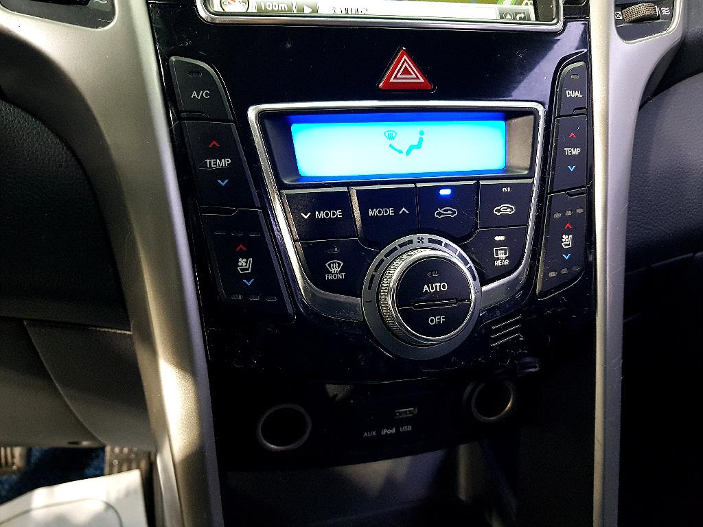 HYUNDAI i30 - Vista 12