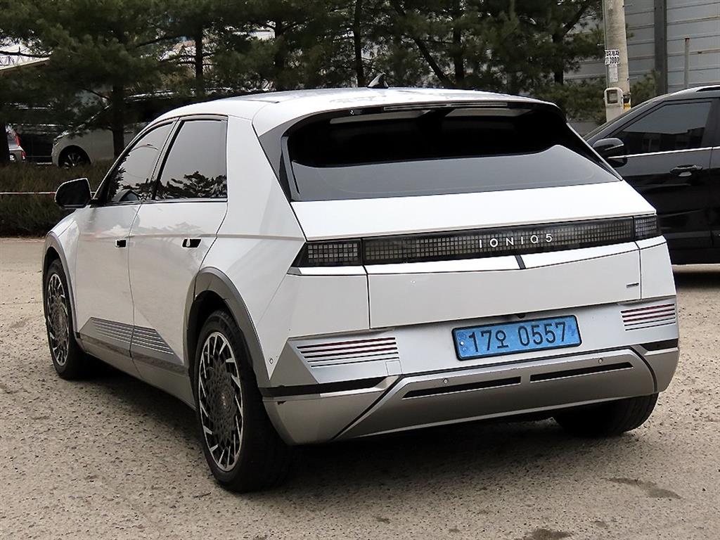 HYUNDAI Ioniq 5 - Vista 3