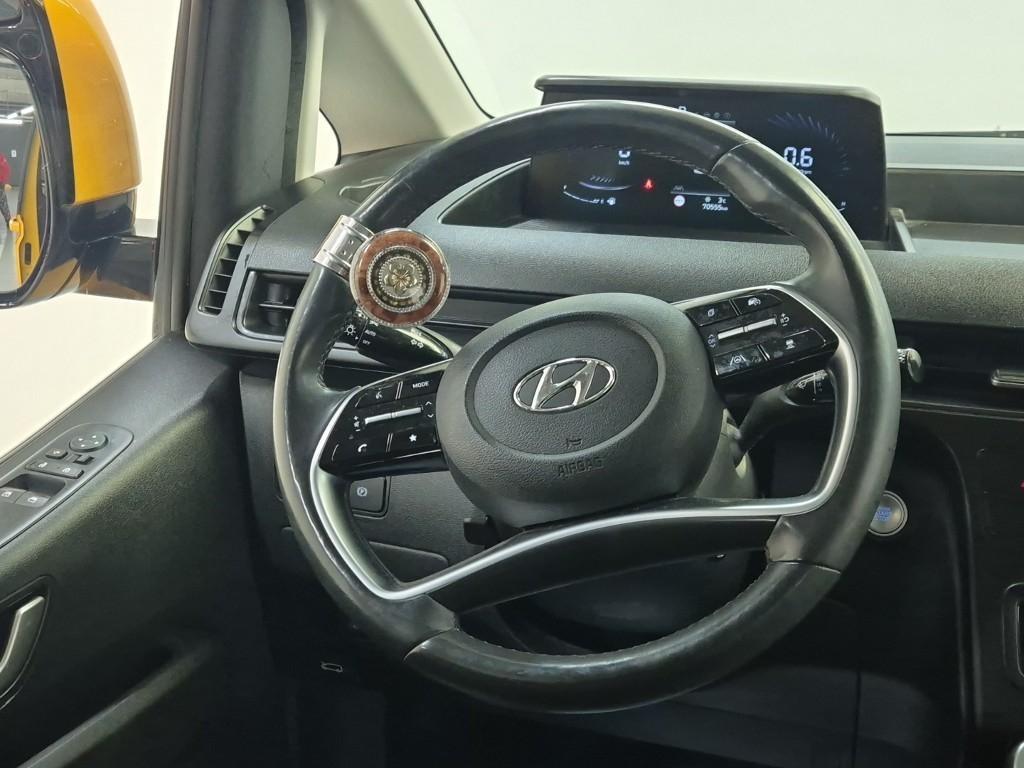 HYUNDAI Staria - Vista 9