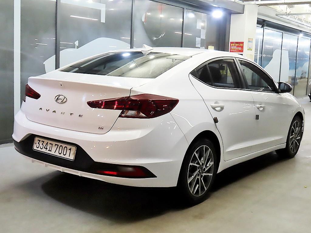 HYUNDAI Avante - Vista 4