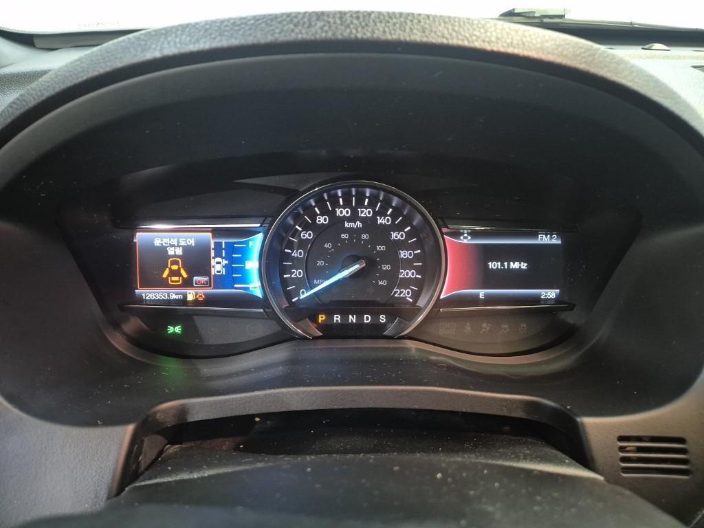 Ford Explorer - Vista 6