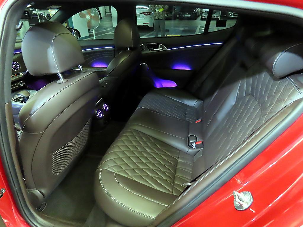 KIA Stinger - Vista 7