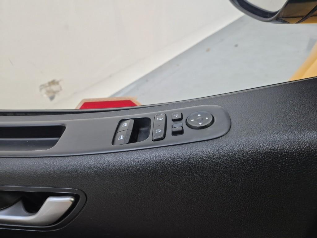 HYUNDAI Staria 2022 Amarillo - Importación desde Corea - HF Imports Iquique - Foto 17