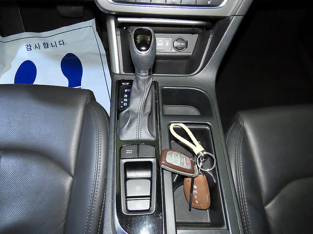 HYUNDAI Sonata - Vista 12