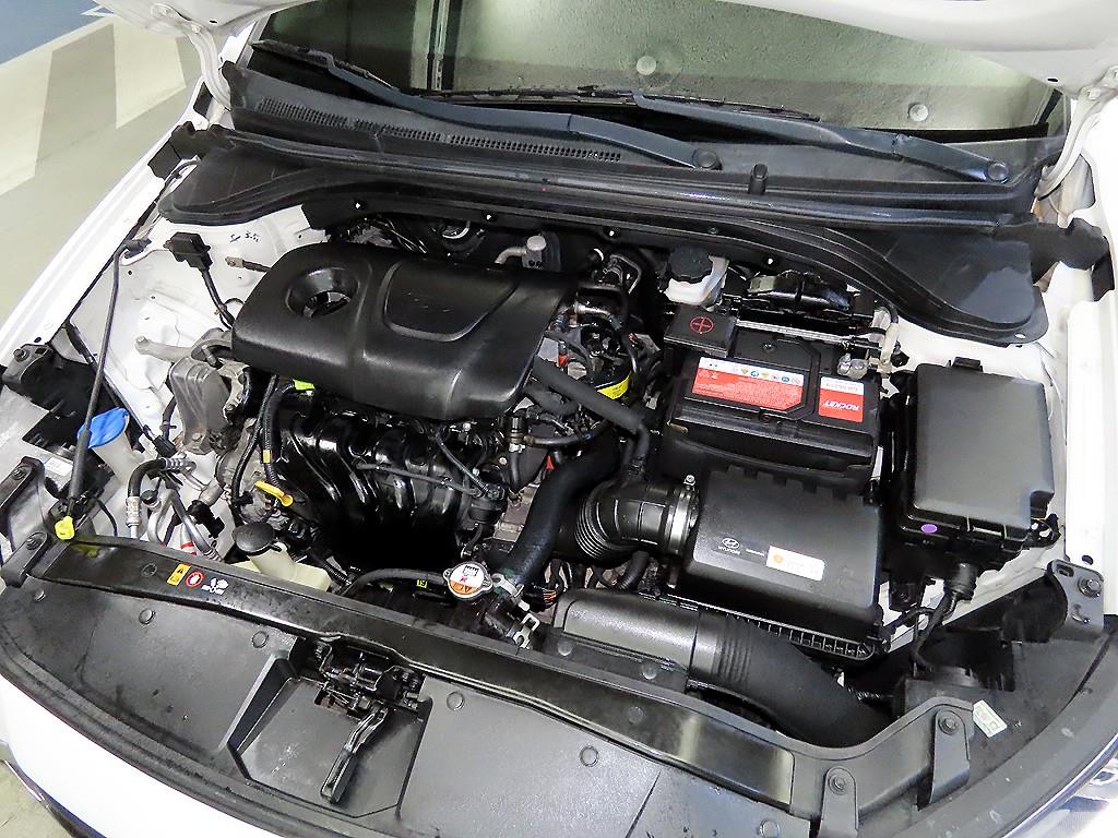 HYUNDAI Avante 2018 Blanco - Importación desde Corea - HF Imports Iquique - Foto 17