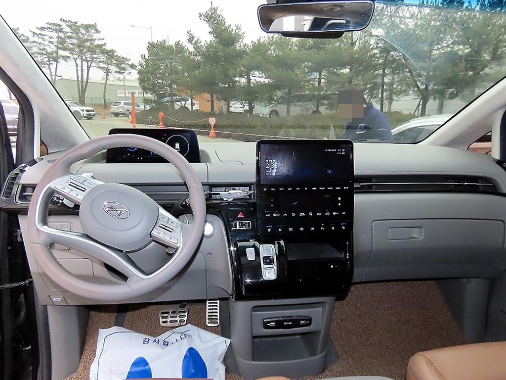 HYUNDAI Staria - Vista 8