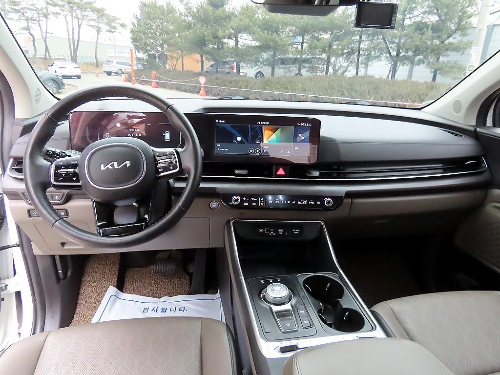 KIA Carnival - Vista 8