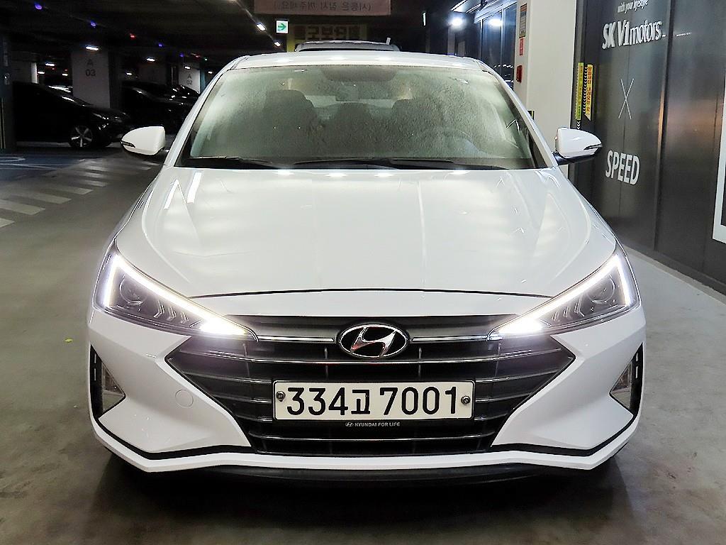 HYUNDAI Avante - Vista 2