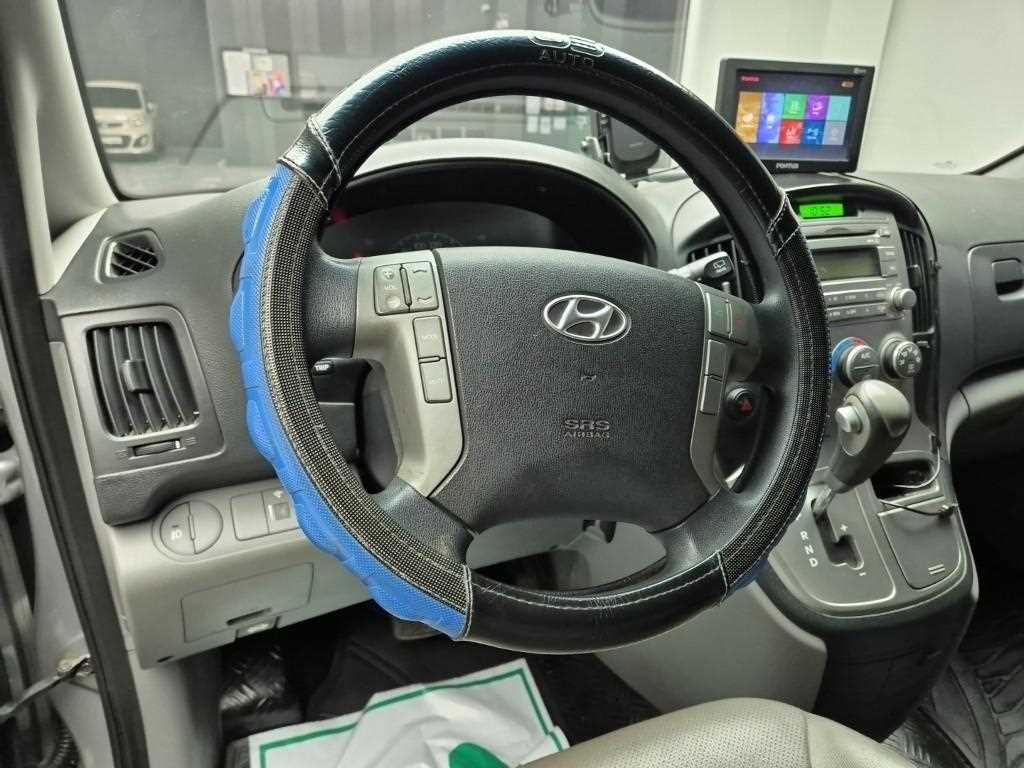 HYUNDAI Starex - Vista 9