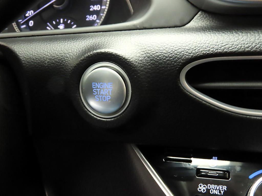 HYUNDAI Sonata - Vista 12