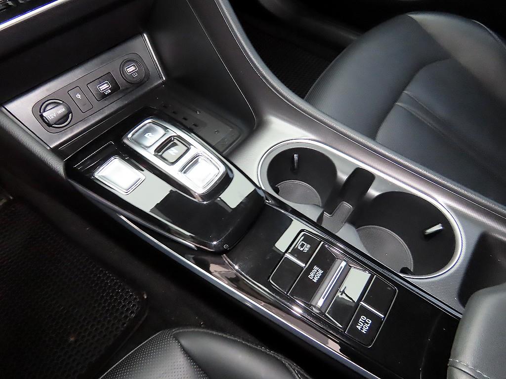 HYUNDAI Sonata - Vista 10