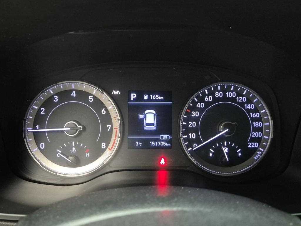 HYUNDAI Venue - Vista 6