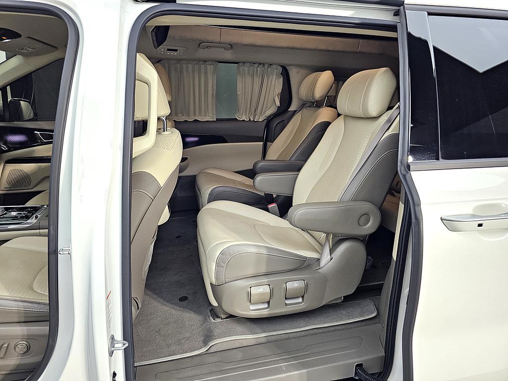 KIA Carnival - Vista 9