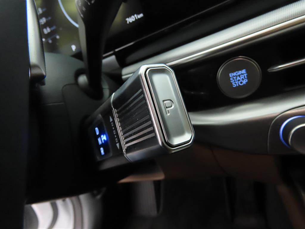 HYUNDAI Grandeur - Vista 11