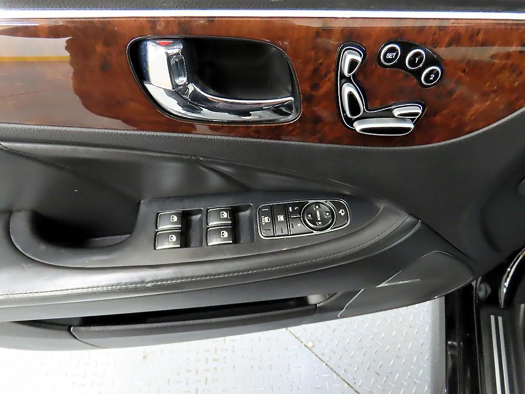 HYUNDAI Equus - Vista 11