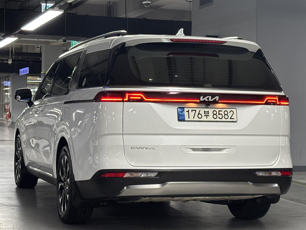 KIA Carnival - Vista 4