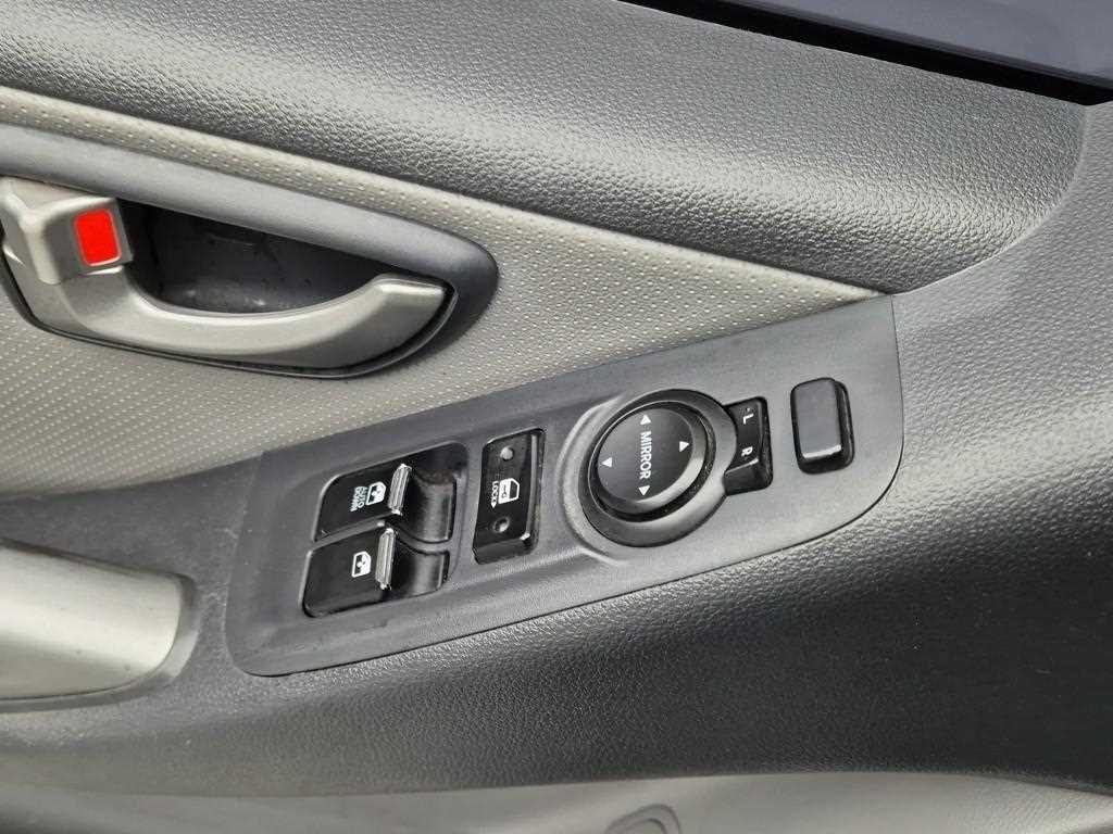 HYUNDAI Starex 2014 Plateado - Importación desde Corea - HF Imports Iquique - Foto 15