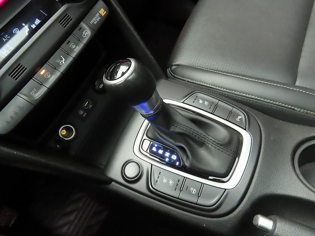 HYUNDAI Kona - Vista 10