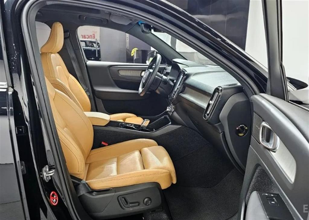 Volvo XC40 - Vista 10