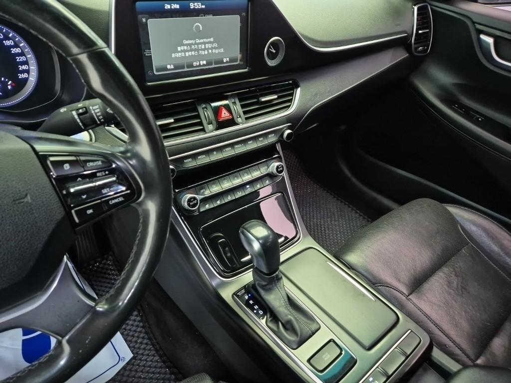 HYUNDAI Grandeur - Vista 10