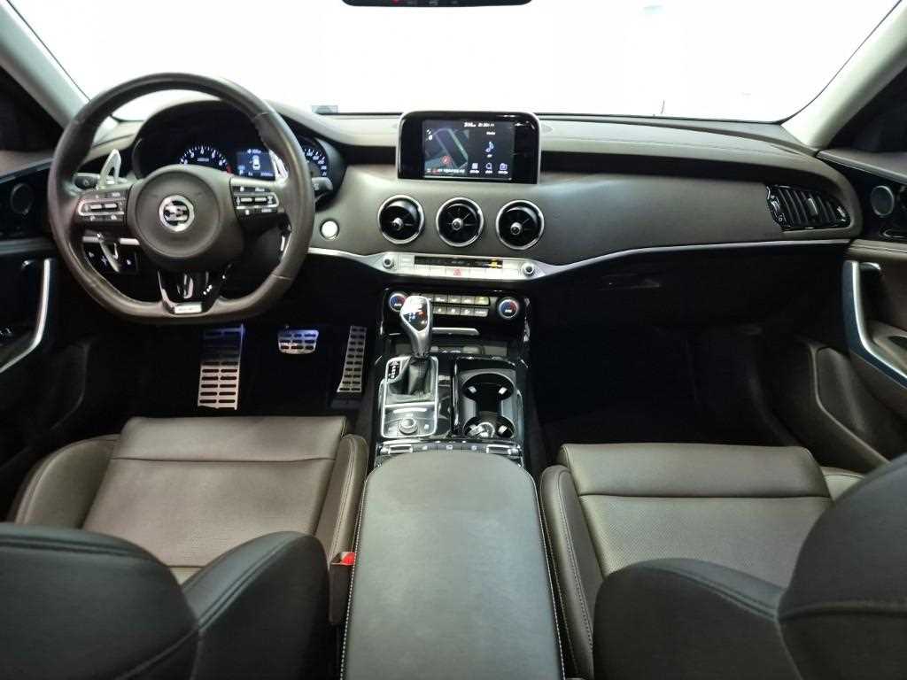 KIA Stinger - Vista 7