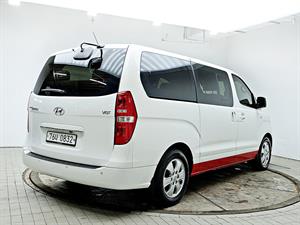 HYUNDAI Starex - Vista 8