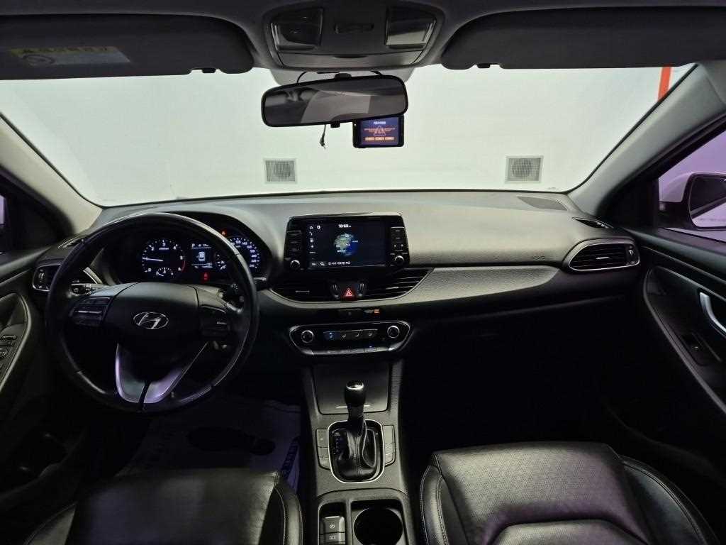 HYUNDAI i30 - Vista 7