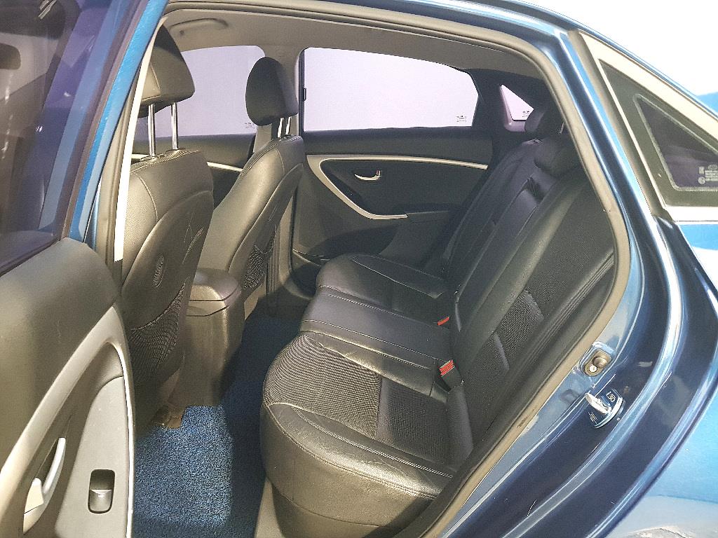 HYUNDAI i30 - Vista 9