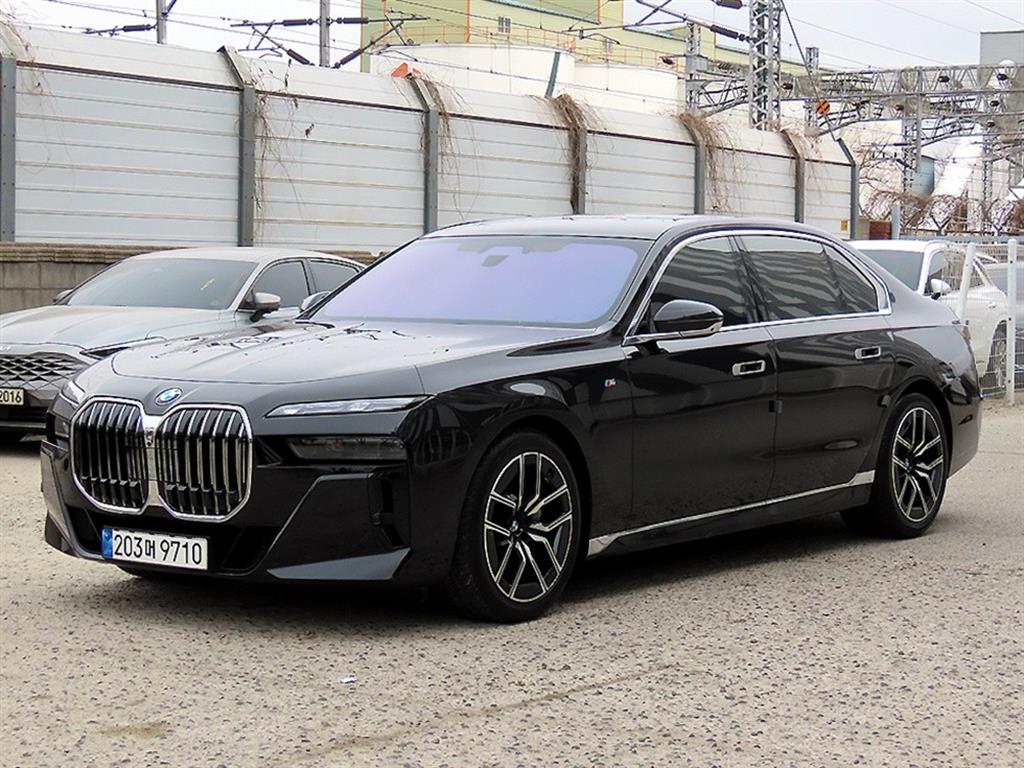 BMW 7 Series - Vista 2