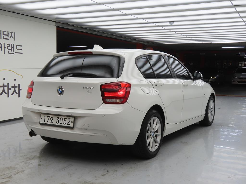 BMW 1 series - Vista 4