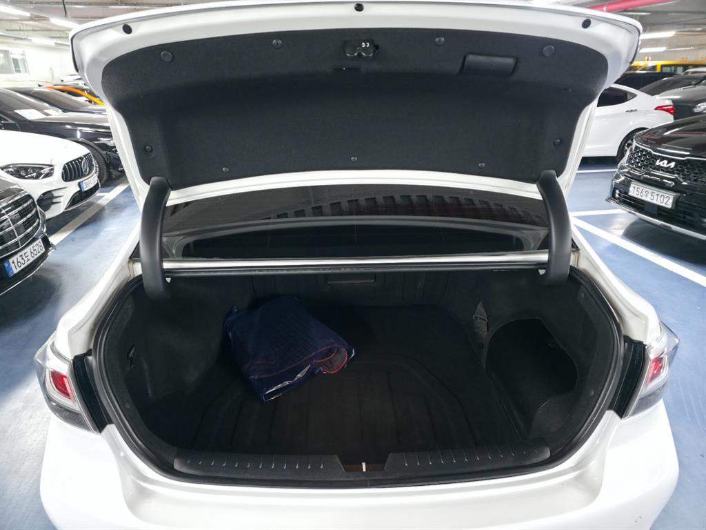 HYUNDAI Sonata - Vista 8