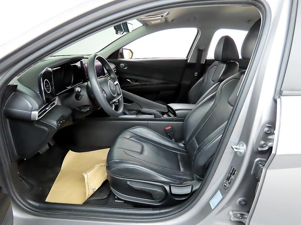 HYUNDAI Avante - Vista 5