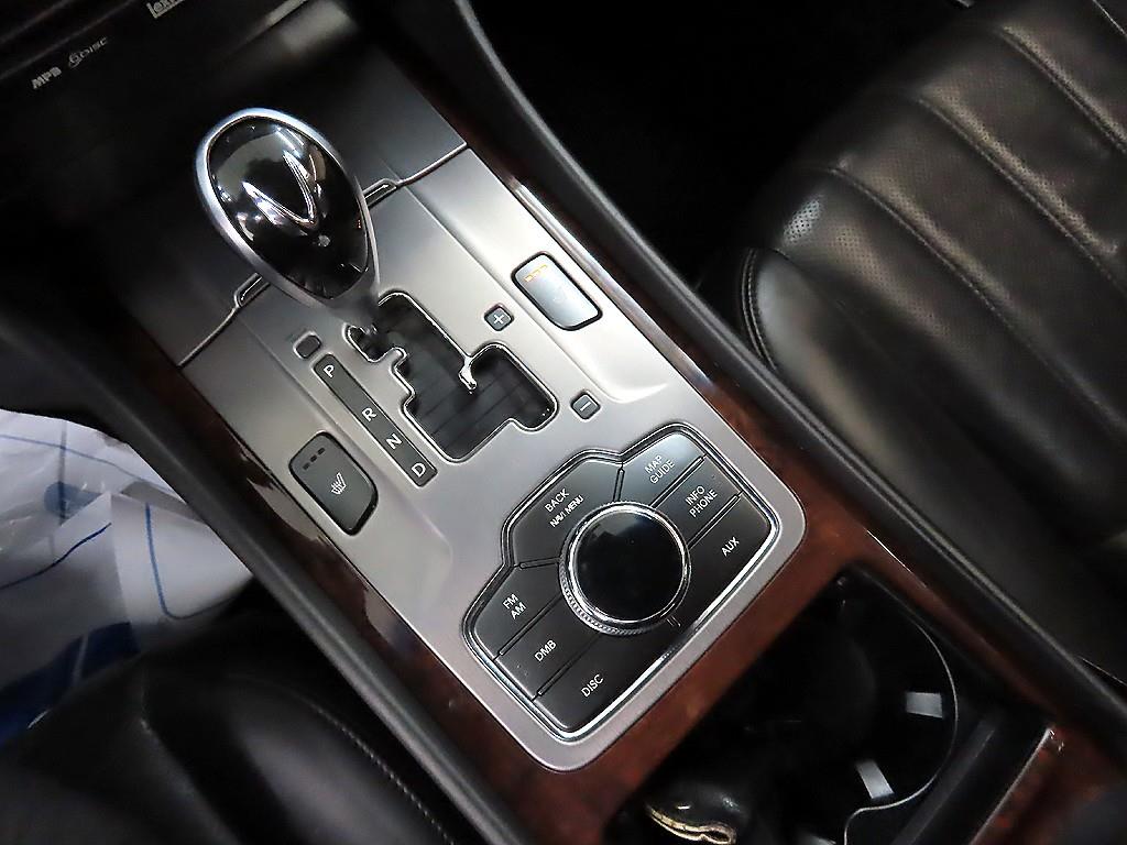 HYUNDAI Equus - Vista 10