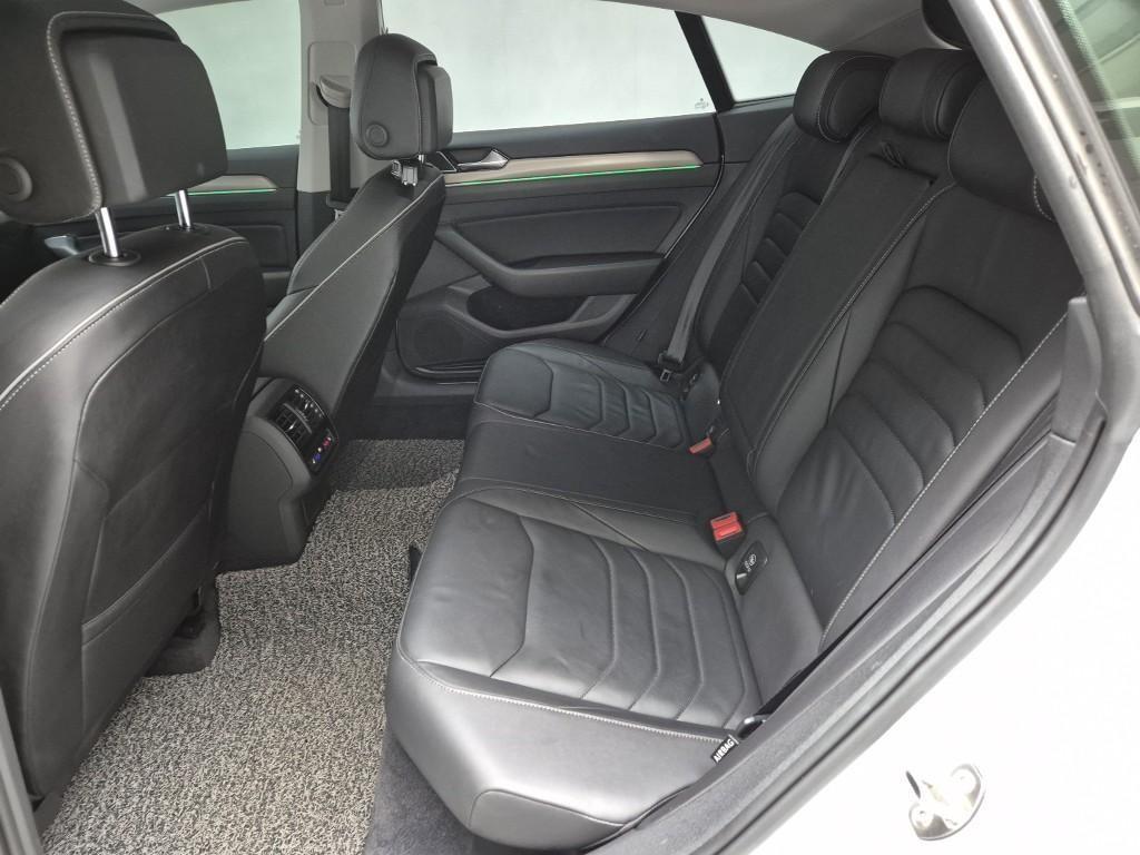 Volkswagen Arteon - Vista 12