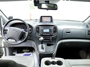 HYUNDAI Starex - Vista 10