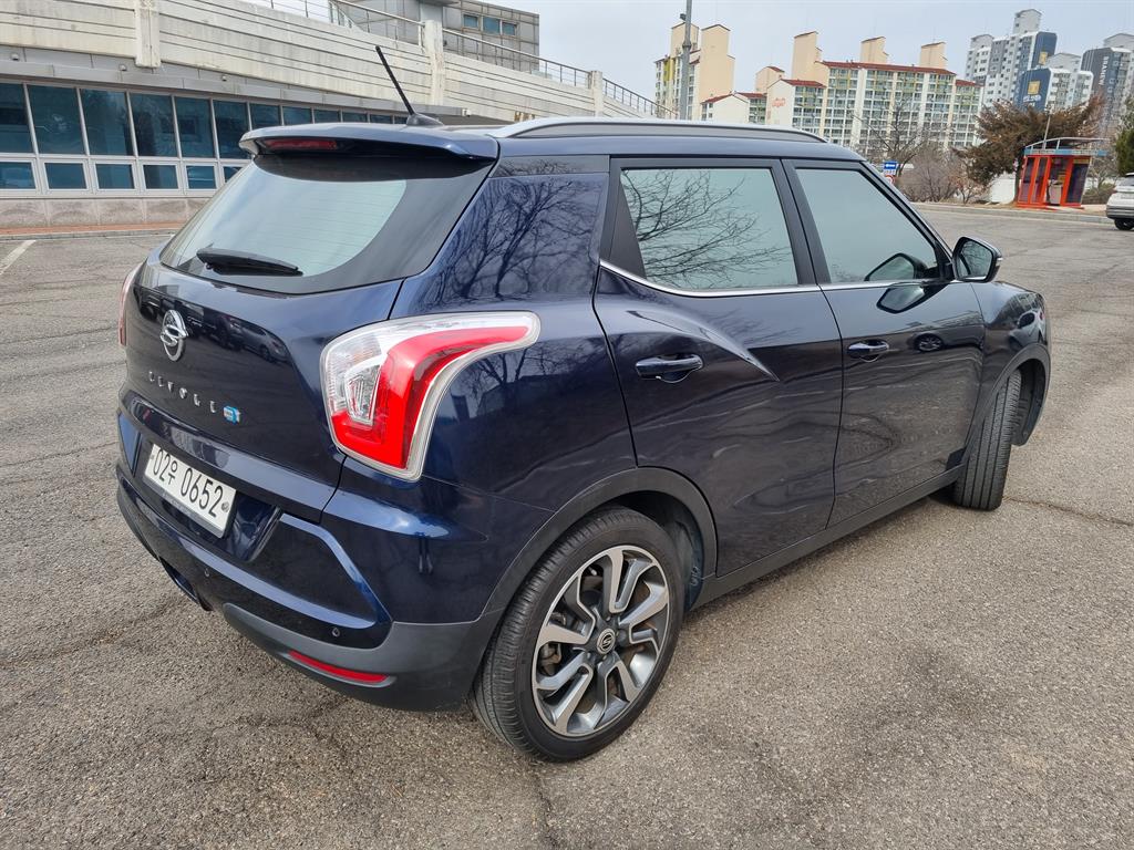 Ssangyong Tivoli - Vista 5