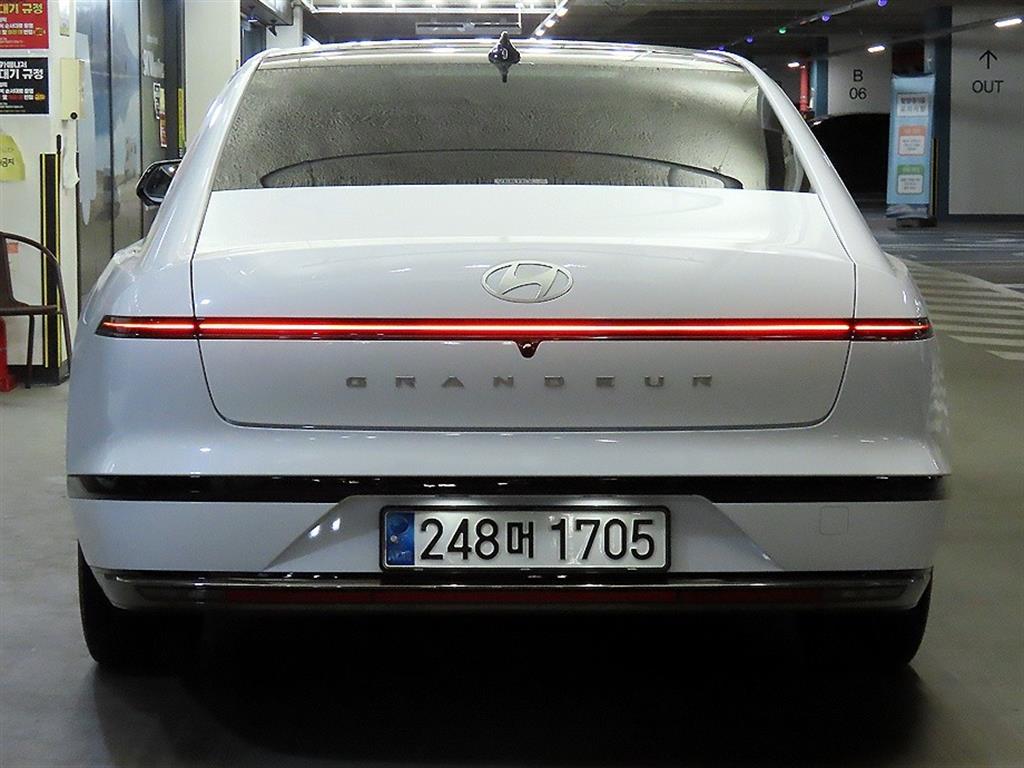 HYUNDAI Grandeur - Vista 5