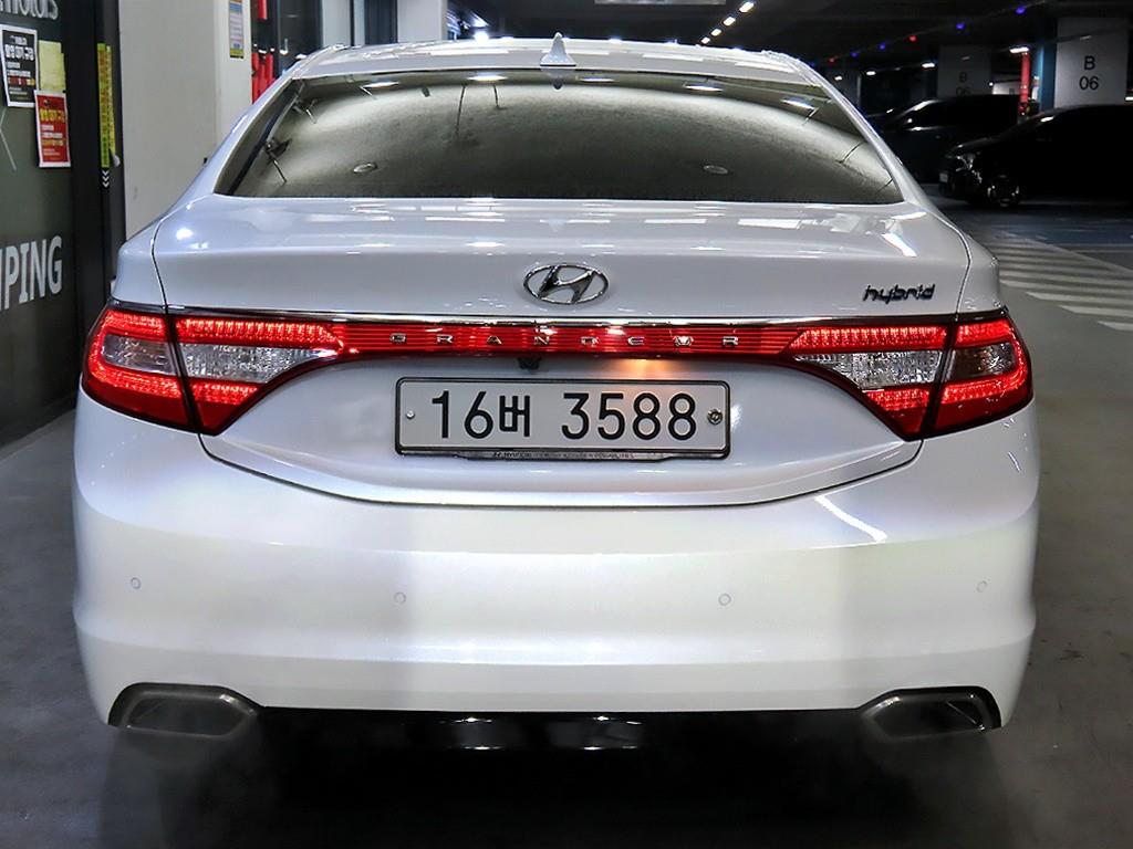 HYUNDAI Grandeur - Vista 5