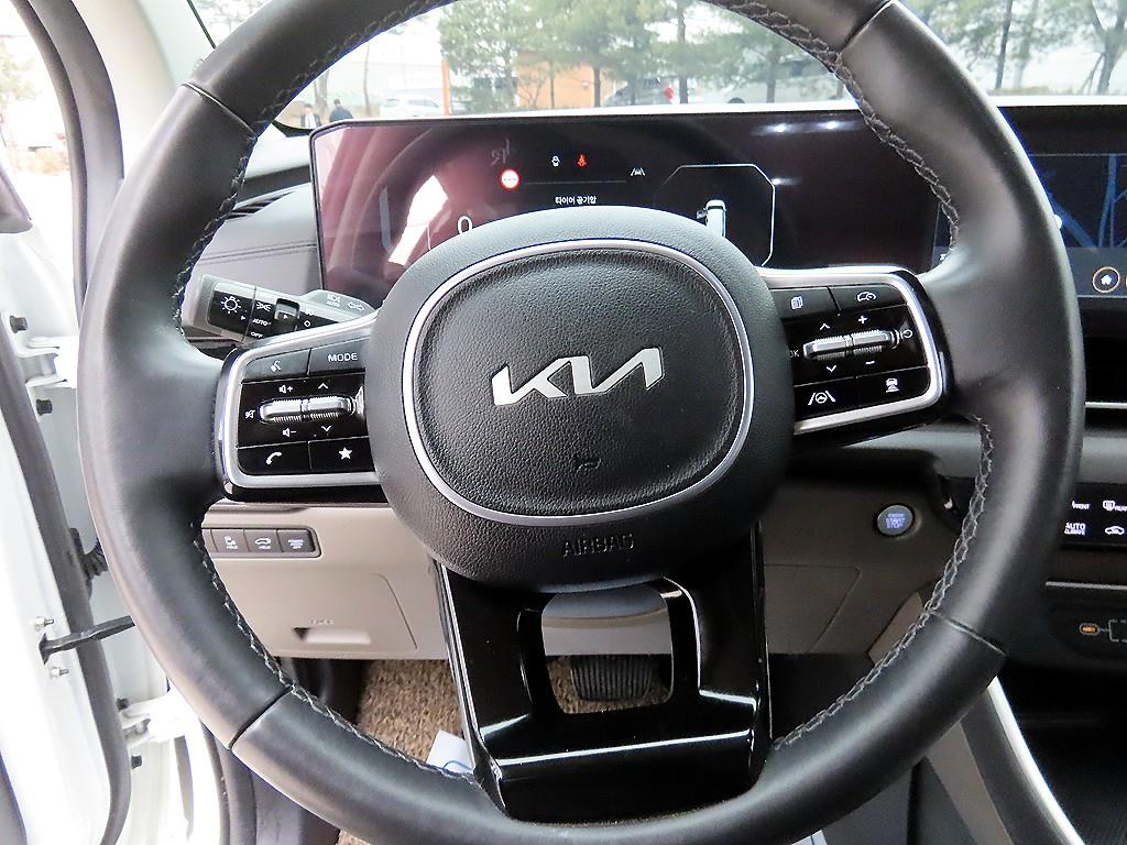 KIA Carnival - Vista 9