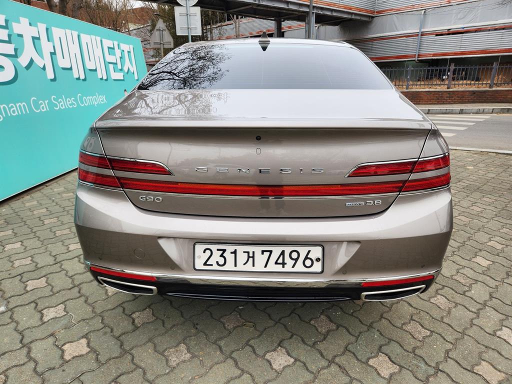 Genesis G90 - Vista 4