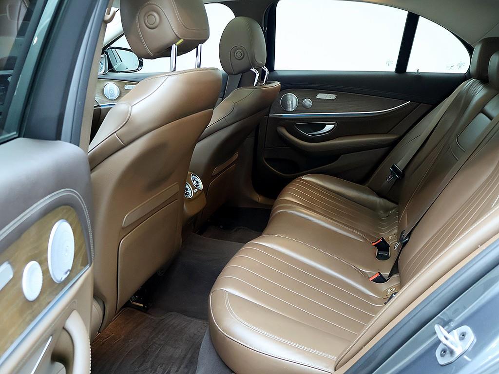 Mercedes Benz E class 2019 Gris - Importación desde Corea - HF Imports Iquique - Foto 12