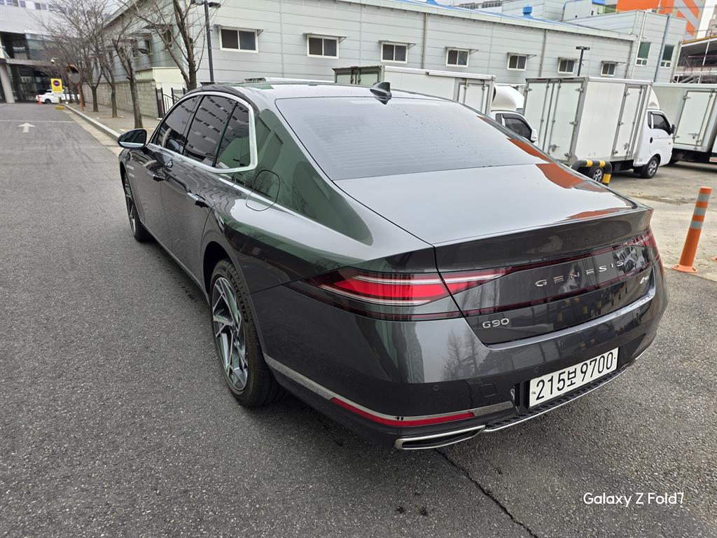 Genesis G90 - Vista 8