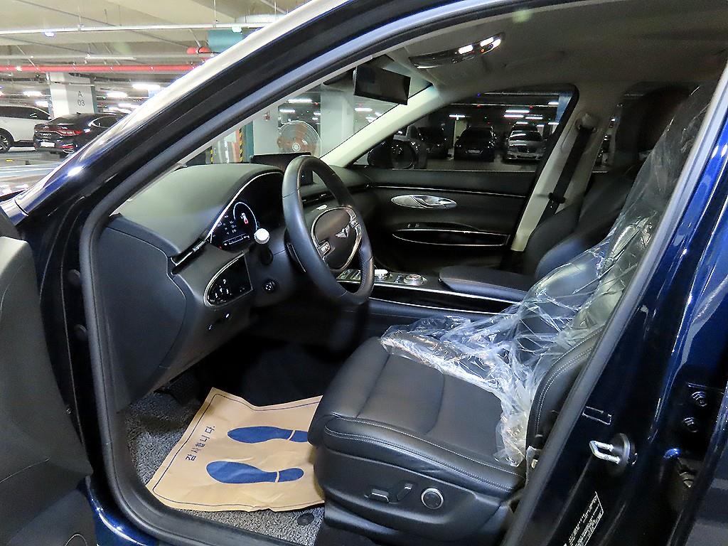 Genesis GV70 - Vista 6