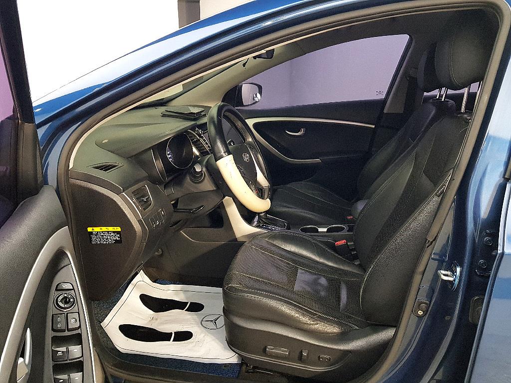 HYUNDAI i30 - Vista 8