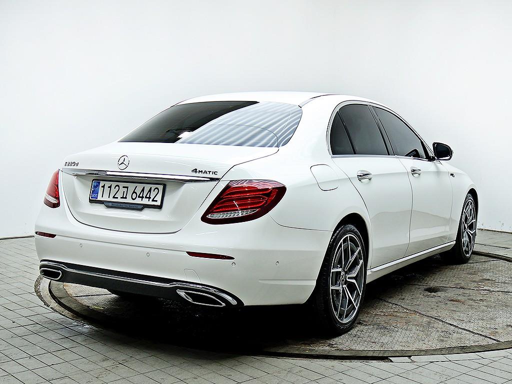 Mercedes Benz E class - Vista 7